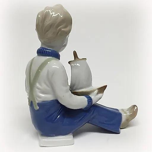 Мальчик с корабликом - View 2