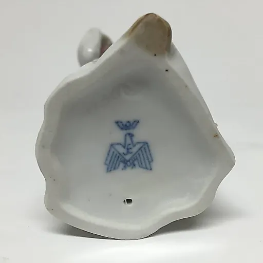 Мальчик с мячом - View 3