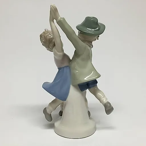 Танцующие дети - View 2