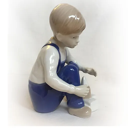 Мальчик с кубиками - View 2