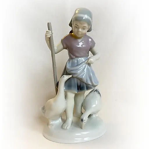 Девочка с гусями