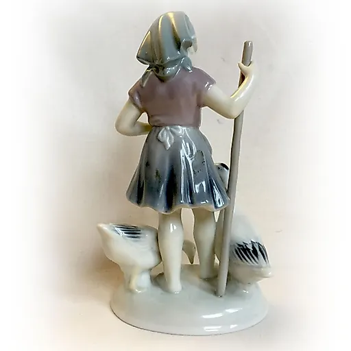 Девочка с гусями - View 2