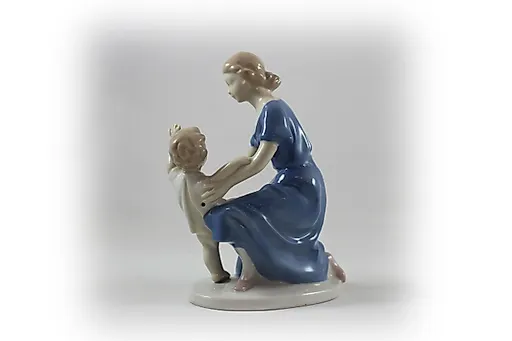 Мама с ребенком - View 2