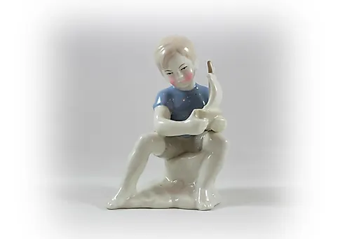 Мальчик с парусником