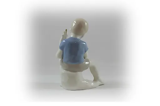 Мальчик с парусником - View 2