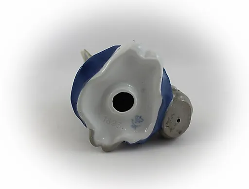 Девочка с корзинкой и с букетом - View 3