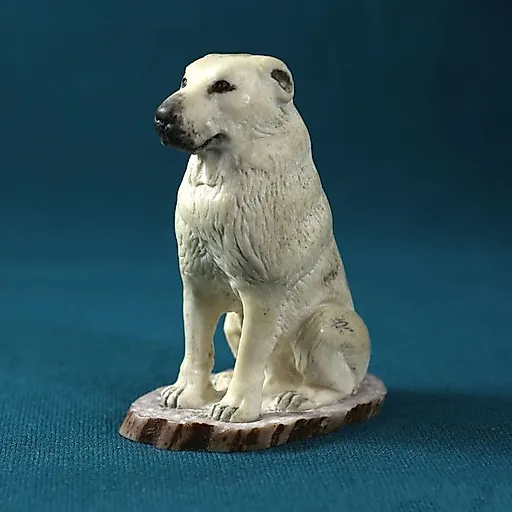 "Алабай” миниатюра из рога лося