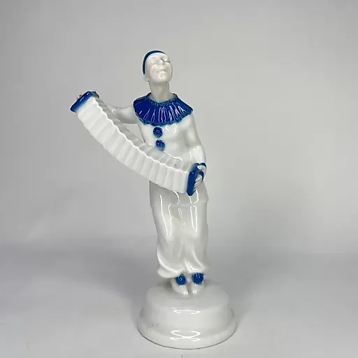 Статуэтка "Пьеро с гармонью" 1920е гг