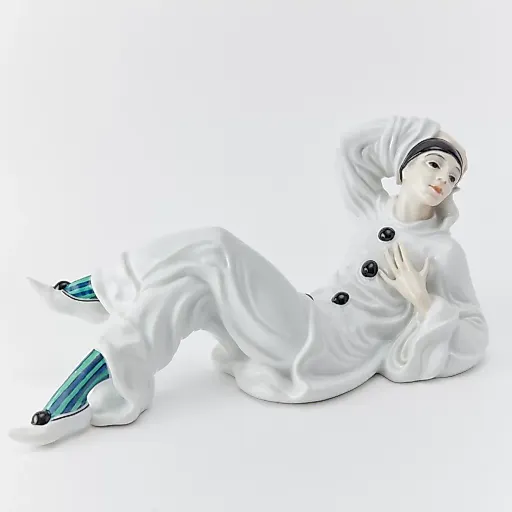 Лежащий Пьеро