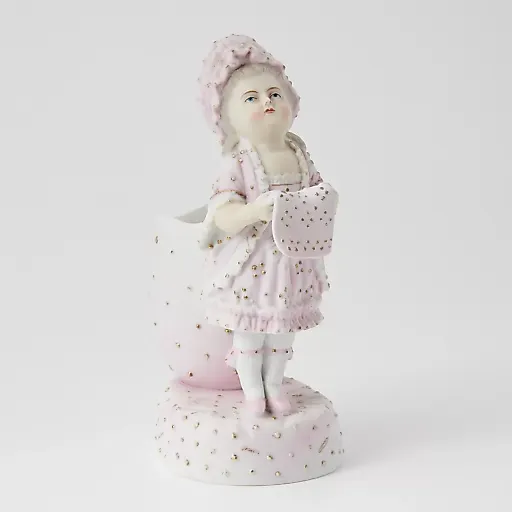 Фигурка Девочка с яйцом завод М.С. Кузнецова в Дулево