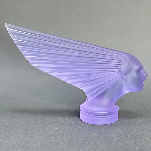 -маскот Victoire в стиле Артдеко из аметистового стекла модель Г.Хоффманн 1930е г Чехия 21