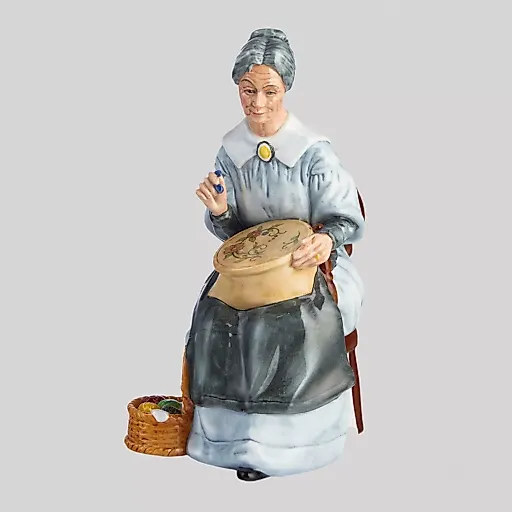 Статуэтка "Вышивание"