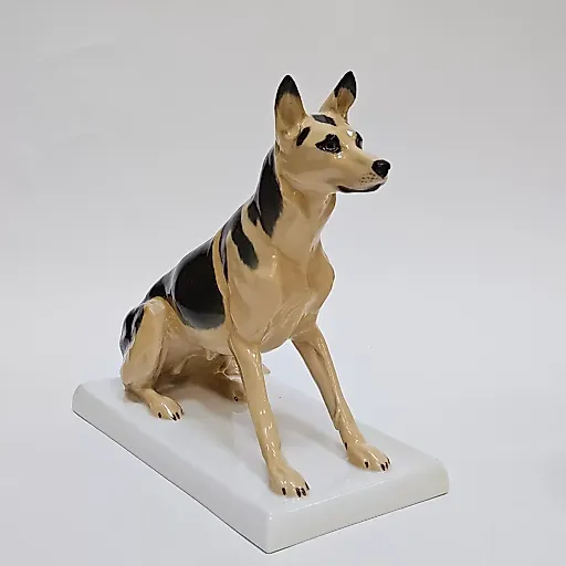 Фигурка восточно-европейской овчарки 20в
