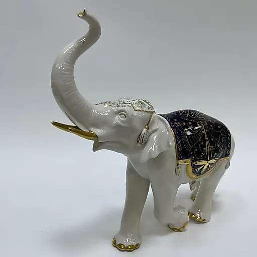 Фигурка "Индийский слон с поднятым хоботом" 1930е гг