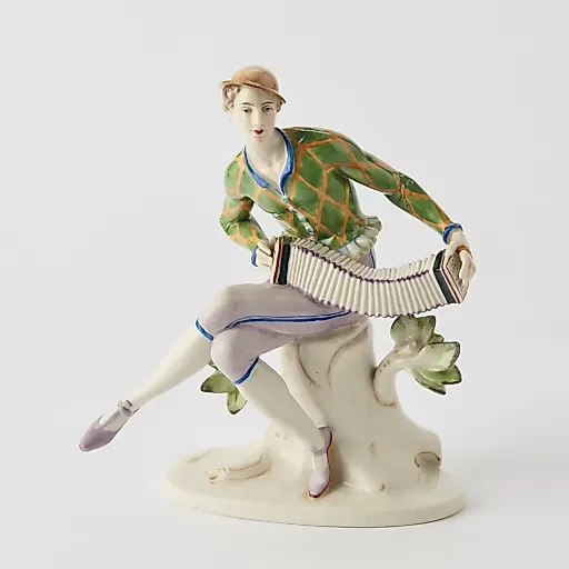 Коллекционная скульптура "Игрок на бандонеоне". Скульптор Hugo Meisel