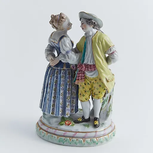 Старинная статуэтка "Танцующая пара"