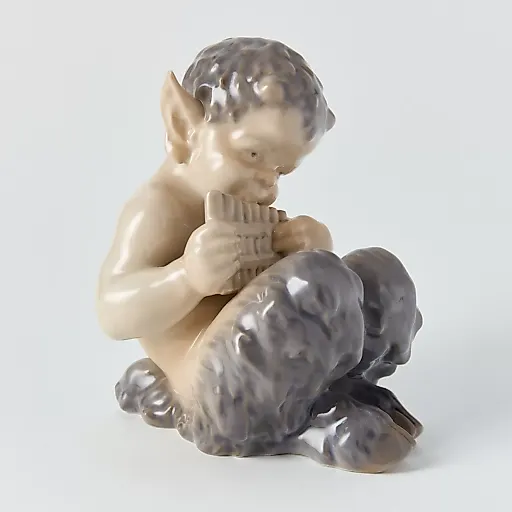 "Фавн играющий на флейте"