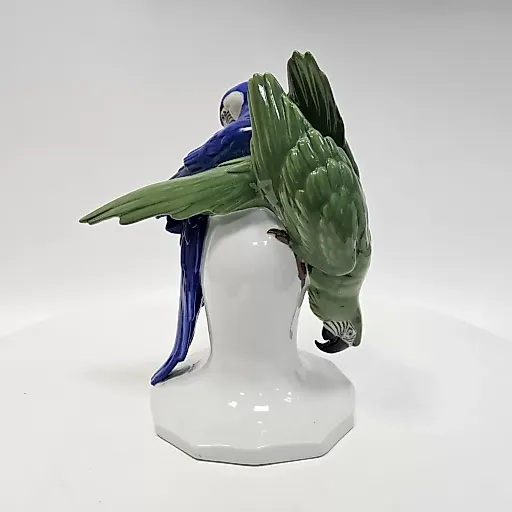 Статуэтка Пара попугаев на постаменте период модерна