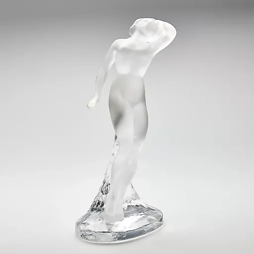 Статуэтка обнаженная девушка