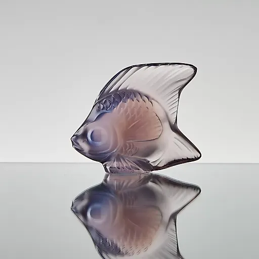 Хрустальная рыбка дымчато-сиреневого оттенка