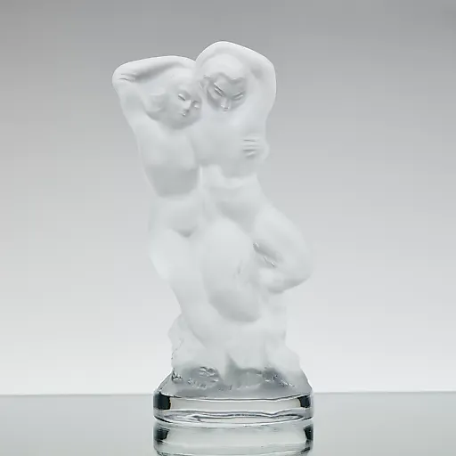 Статуэтка Парень с девушкой