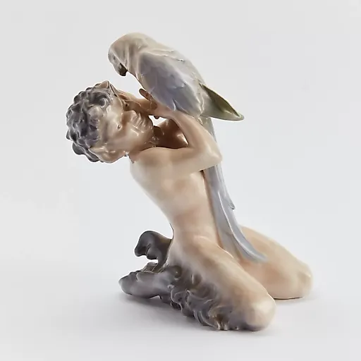 "Фавн с попугаем"