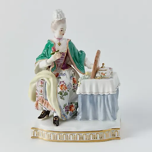 Старинная статуэтка ручной работы из серии "Пять чувств"