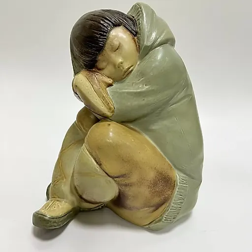 Фигурка СПЯЩИЙ МАЛЬЧИК ЭСКИМОС 1977 Лладро