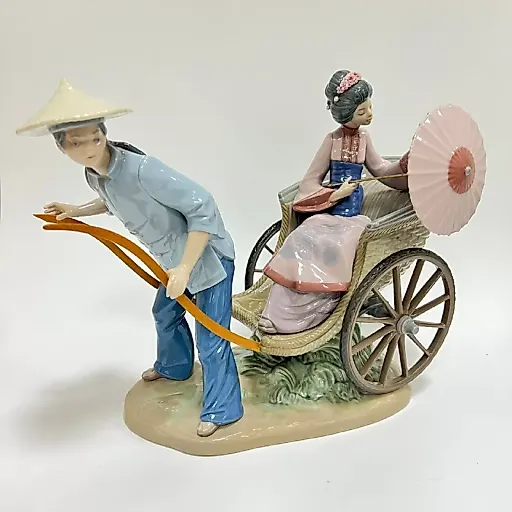 Фарфоровая статуэтка Lladro "Поездка на рикше"