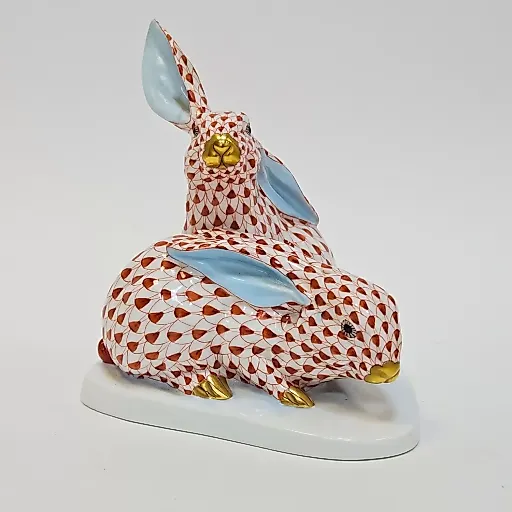 Статуэтка пара зайцев