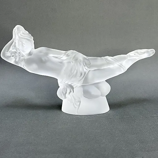 Статуэтка в стиле Артдеко дизайн 1930г. Г. Хоффманн Чехия 21 в