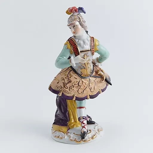 Старинная статуэтка "Юноша в доспехах"