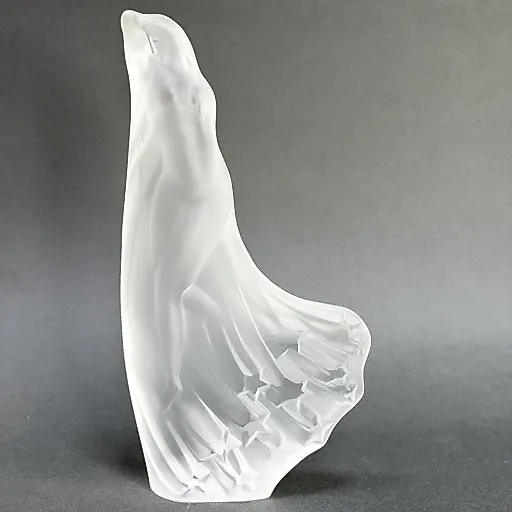 Статуэтка Девушка в стиле Артдеко дизайн 1930г. Г. Хоффманн Чехия 21 в