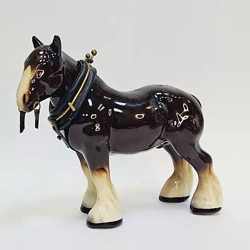 Статуэтка лошадь с упряжкой