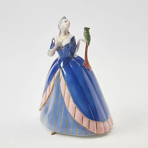 Редкая фарфоровая статуэтка Дама с попугаем .
