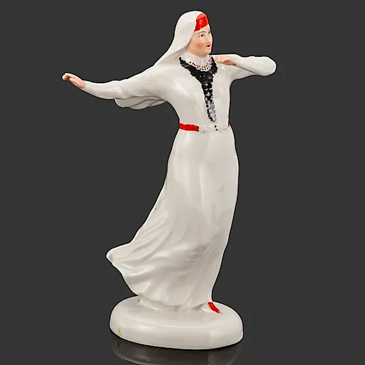 Фарфоровая статуэтка «Танцующая татарка» Дулевского завода, СССР 1937-1940 гг.