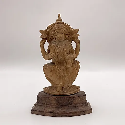 Резная деревянная статуэтка богини Лакшми, Индия, 1990-2000 гг.