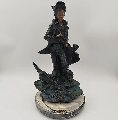 Статуэтка "Охотник" из композитного материала с росписью, Азия, 2010-2015 гг.