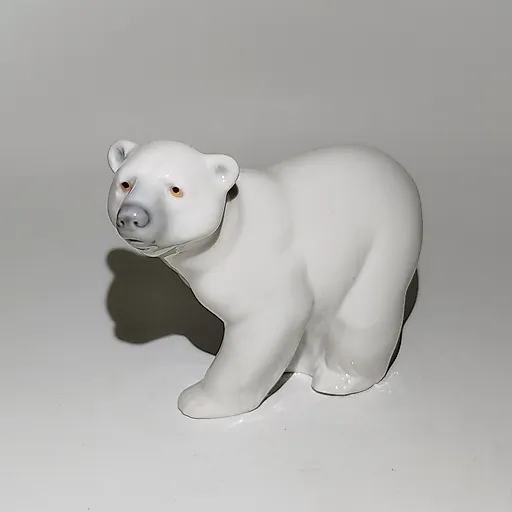 Фарфоровая статуэтка "Белый медведь" с росписью, Lladro, Испания, 1977-1984 гг.
