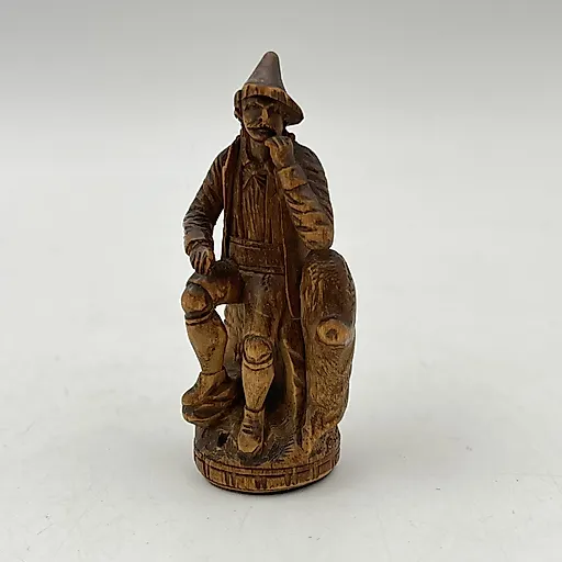 Миниатюрная статуэтка "Лесник", резьба по дереву, Европа, середина XX века