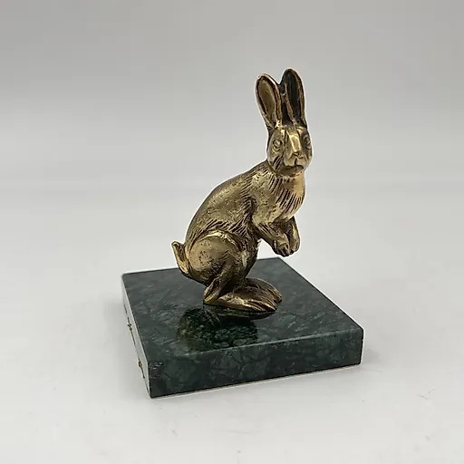 Бронзовая статуэтка зайца на змеевиковом основании, современная Россия
