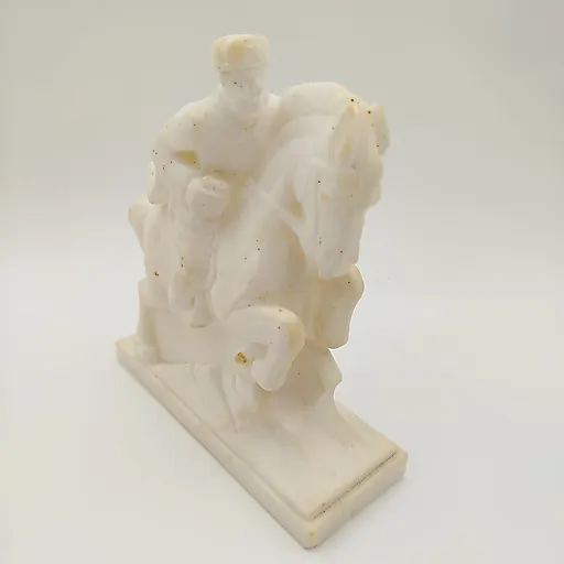 Скульптура "Красноармеец на коне" из ангидрита, резная работа, СССР 1940-1950 гг.