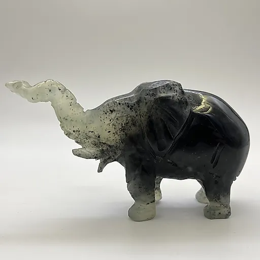 Статуэтка слона из поделочного камня, Азия, 2000-е годы