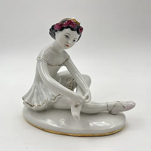 Фарфоровая статуэтка 'Маленькая балерина' С.Б. Велихова, ЛФЗ, СССР, 1960-1980 гг.