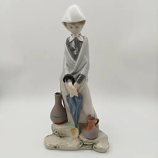 Фарфоровая статуэтка Lladro «Девушка с глиняными сосудами», Испания, 1980-2000