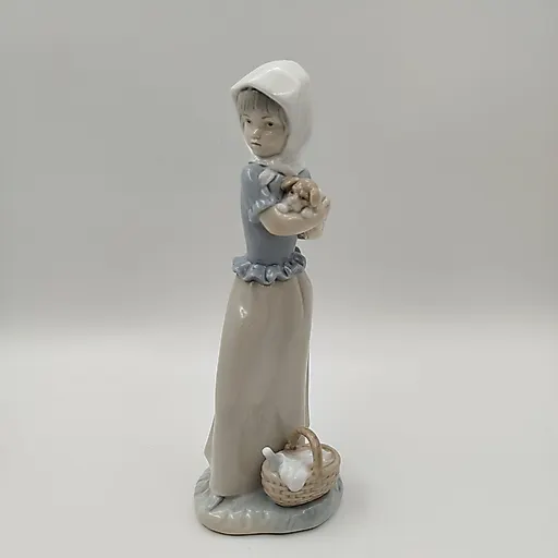 Фарфоровая статуэтка "Девочка с щенком" от NAO Porcelain, Испания, 1970-1990-е