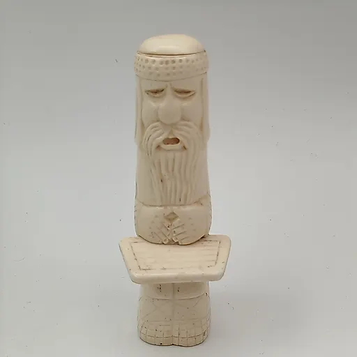 Резная костяная статуэтка "Гусляр", советская скульптура 1960-1980 гг.