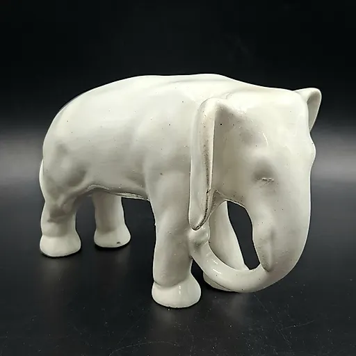 Фаянсовая статуэтка "Слон" Кировского завода, СССР, 1940-1960 гг.