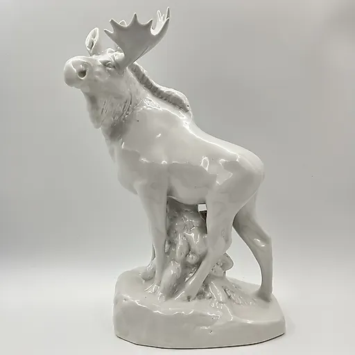Фарфоровая статуэтка "Лось" скульптора Воробьёва, ЛФЗ СССР