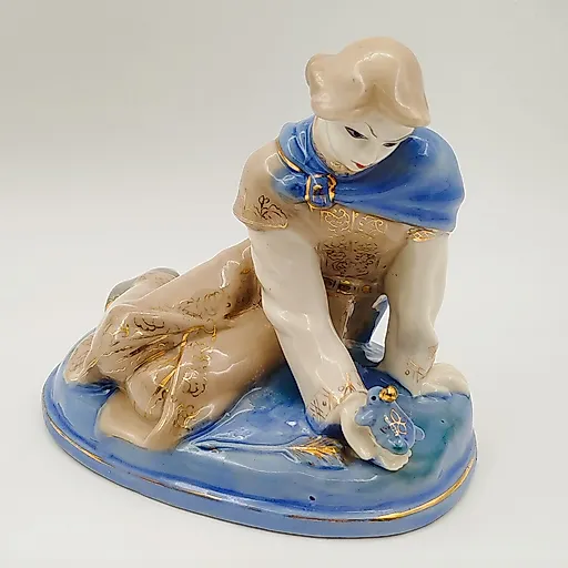 Фарфоровая статуэтка "Иванушка и царевна-лягушка" авторства Л.П. Азаровой, Гжель, СССР, 1950-1960 гг.